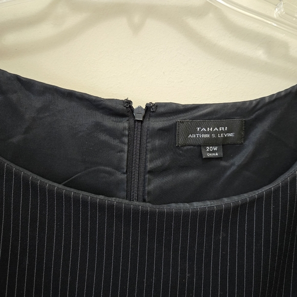 Tahari Professional Pinstripe Dress size 20 W - Picture 2 of 6